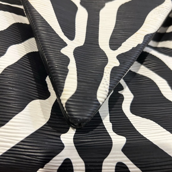 Got Zebra print clutch! - Picture 13 of 17